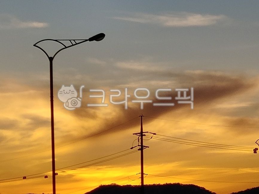 가로등,저녁노을,구름떼,하늘,자연