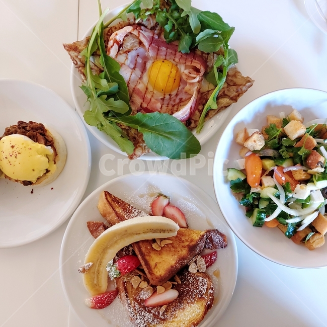 브런치,식사,맛집,핫플레이스,샐러드,meal,dish,lunch,에그베네딕트,breakfast,카페,음식,식재료,요리,food,cook,meal,dishes,food reserves,아침식사,조식,브런치,breakfast,brunch