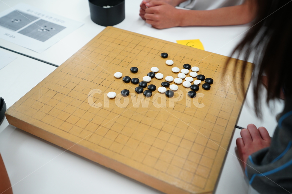 바둑,바둑알,취미,놀이,게임,오목,손,나무판,나무,게임,오락,놀이,game,play