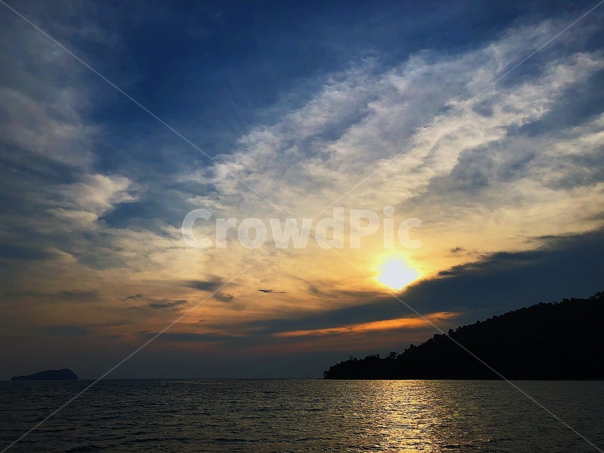 야자수,하늘,여름,코타키나발루,말레이시아,malaysia,kotakinabalu,sky,석양,선셋,sunset,선셋크루즈,sunsetcruise,바다,sea,ocean,자연,풍경,nature,landscape,outdoors,옥외,sunlight,햇빛,dusk,황혼,일몰,dawn,새벽,red sky,붉은 하늘