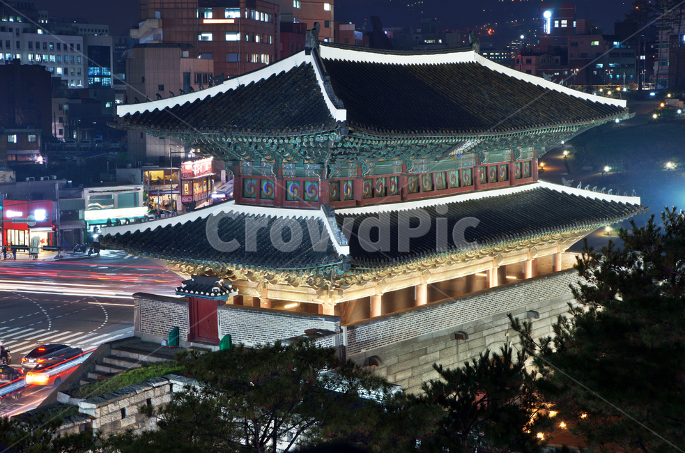 동대문,흥인지문,동문,보물제1호,조선후기,도성,사대문,종로구,야경,야경,밤,풍경,nightscape,night,landscape,한국전통,한국문화,korean traditional,korean culture,랜드마크,landmark,tourist attraction,한국랜드마크,한국관광지,한국명소,korea landmark,korea tourist attraction,건축물,건물외관,exterior,building,structure,architecture,construction
