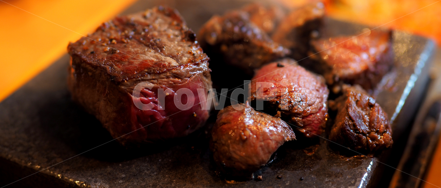 스테이크,저녁식사,소고기,돌,뜨거움,여유,휴식,dinner,beef,stone,steak,음식,식재료,요리,food,cook,meal,dishes,food reserves,육류,고기,meat