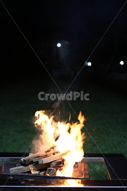 캠핑,캠핑장,모닥불,장작,불,야외,장작불,불멍,camping,fire,불꽃