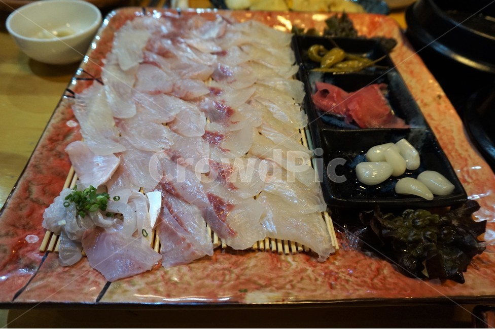 회,광어회,우럭,도다리,상차림,단백질,건강,다이어트,활어,물고기,fish,슬라이스,자르다,차리다,셋팅,set,정갈한,정리된,먹는,질감,투명,생선회,생선,바다,바닷가,먹다,스시,맛집,광어,맛있다,맛있는,cook,meal,dishes,수산물,해산물,fisheryproducts,seafood,날것,생것,싱싱한,신선한,참치,와사비,요리,모듬회,회모듬,음식,food,식재료,음식,식재료,요리,food,cook,meal,dishes,food reserves,수산물,해산물,fishery products,seafood