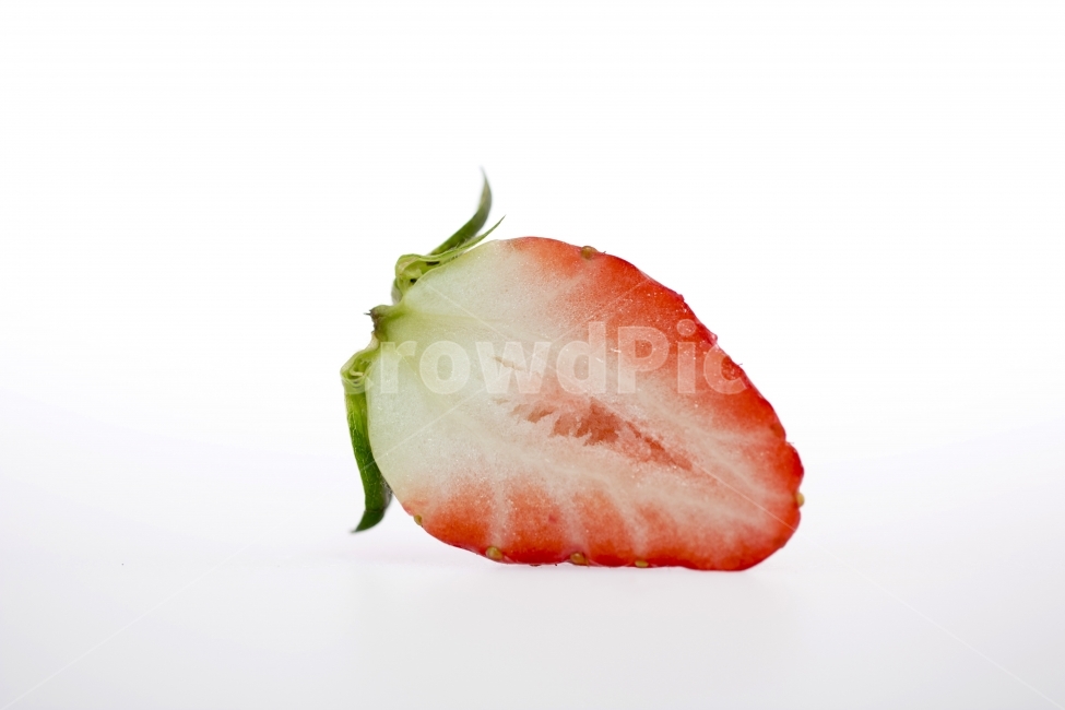 사진,단독사진,디자인,소스,포토,사진자료,배경,배경사진,백그라운드,아웃포커스,접사,근접,누끼,오브젝트,식물,과일,생과일,열매,음식,디저트,웰빙,신선한,프레쉬,반쪽,절단면,슬라이스,새콤한,달콤한,열대과일,겨울,봄,딸기,비타민,다이어트,건강,음식,식재료,요리,food,cook,meal,dishes,food reserves,과일,열매,fruit,누끼,remove background