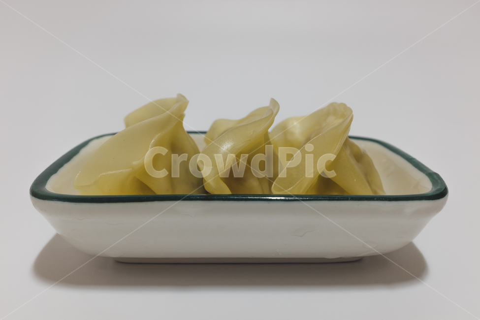만두,덤플링,중국음식,밀가루,속재료,아시아,음식,요리,인스턴트,하얀배경,흰색배경,찐,교자,야채,식사,일본음식,찌다,돈육,고기,흰색,하얀색,전분,동양,음식,식재료,요리,food,cook,meal,dishes,food reserves