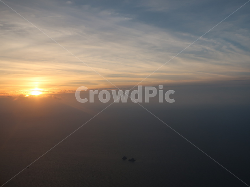 horizon,지평선,구름,cloud,sea,airplane,sunrise,일출,자연,nature,outdoors,light,빛,sky,하늘,햇빛,sunlight