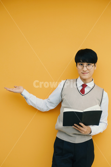 수능,교육,학생,교복,시험,강의,수업,고등학생,고3,남고생,남자고등학생,남고,수능시험,기말고사,중간고사,모의고사,exam,quiz,test,학업,공부,남자,남학생,사람,인물,인간,human,person,얼굴표정,facial expression,face,남성,남자,man,male,교육,학교,공부,education,learning,study,school