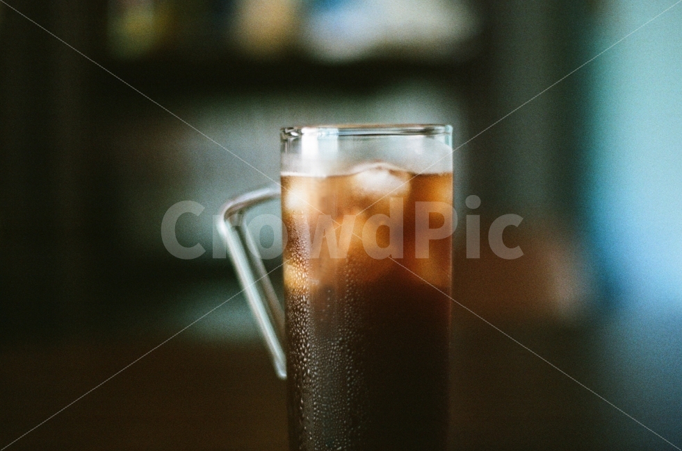 커피,아이스커피,아메리카노,카페,유리컵,시원한,여름,얼음,감성사진,필름사진,빛,그림자,coffee,cafe,ice,summer,sensitive,커피,카페,coffee,cafe,감성,sensible,feeling