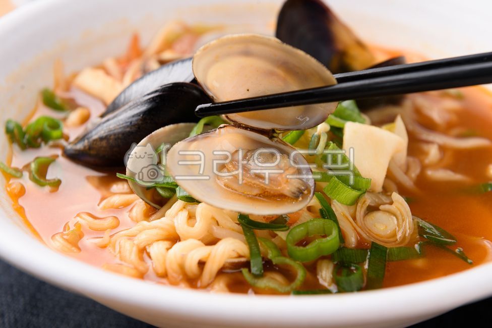 한식,해물라면,라면정식,해물,라면,면요리,면,홍합,조개,오징어,파,매콤한,매운,식사,음식,분식