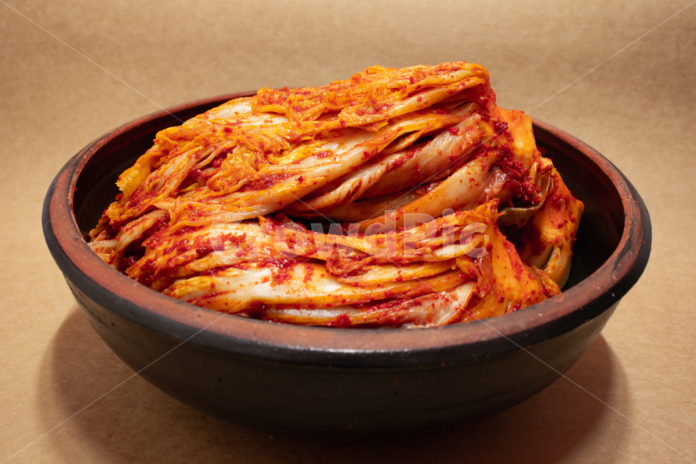 김치,배추김치,김장,한식,음식,식품,배추,요리,야채,채소,한국음식,한국,발효,발효음식,발효식품,문화,김장철,가을,겨울,늦가을,초겨울,전통,식사,반찬,소스,고춧가루,매운,맵다,짜다,양념,양념장,건강,그릇,접시,항아리뚜껑,항아리그릇,질그릇,장독뚜껑,옹기그릇,옹기,홈메이드,kimchi,chinesecabbage,napacabbage,food,koreanfood,vegetable,korea,culture,tradition,meal,cooking,cuisine,fall,autumn,winter,health,healthy,homemade,hot,fermented,fermentedfood,음식,식재료,요리,food,cook,meal,dishes,food reserves,한식,한국음식,한국요리,korean food,korean dishes,korean meal,korean cook