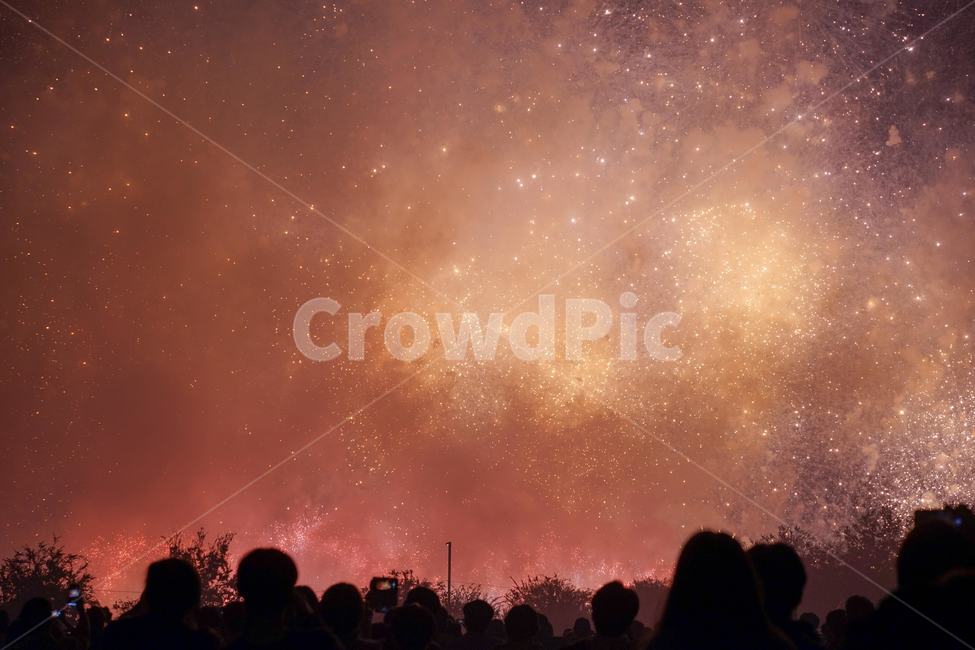 야경,불빛,불꽃축제,불꽃놀이,사람들,축제,행사,야경,밤,풍경,nightscape,night,landscape,사람들,대중,군중,other people,crowd,축제,행사,festival,carnival,event,색깔,색상,색채,색감,color sense,color sensitivity,feeling of color,light,빛,flare,플레어