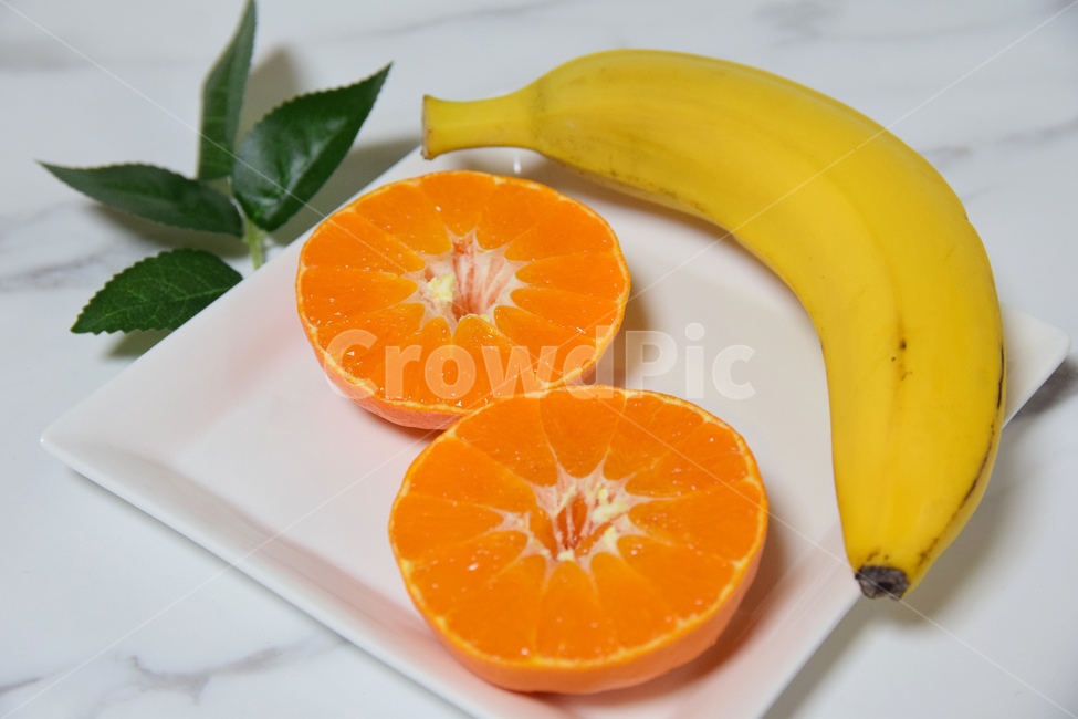 레드향,감귤류,바나나,접시,과일,반쪽,커팅,컷,음식,감귤류과일,banana,citrusfruit,fruit,cut,음식,식재료,요리,food,cook,meal,dishes,food reserves,과일,열매,fruit