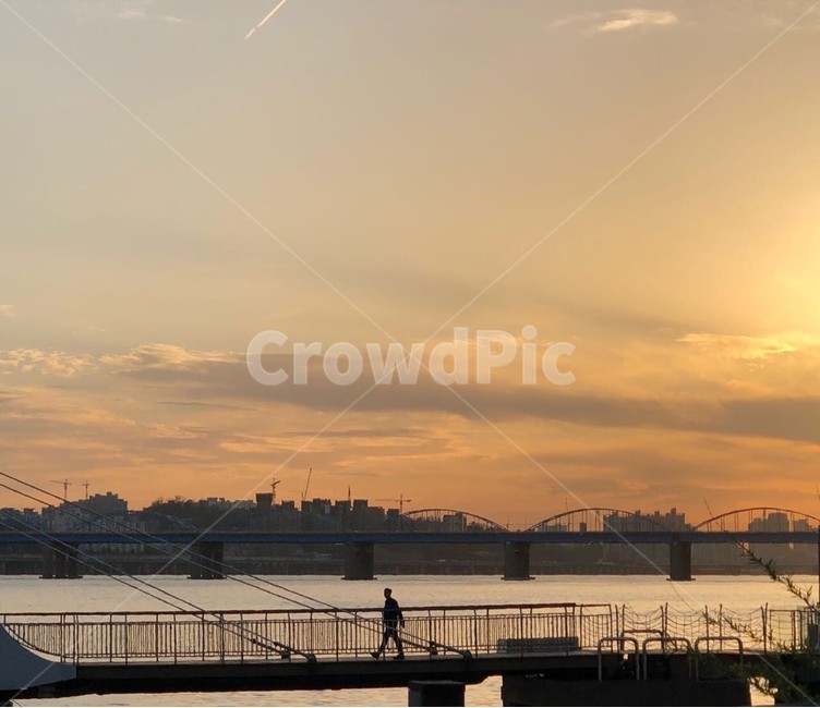 한강,노을,자연,석양,다리,해질녘,반포,서울,sunset,bridge,colorful,city,river,landscape,풍경,구름,cloud,도시,풍경,city,landscape,사람,인물,인간,human,person,water,물,waterfront,워터 프론트