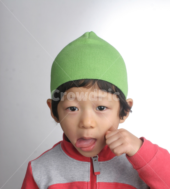 얼굴표정,남자아이,어린아이,미소,웃음,응시,관심,스마일,얼굴,사람,인물,인간,어린이,감정표현,수줍음,기분,kid,smile,human,boy,person,facial,expression,child,children,feeling,face,emotion,사람,인물,인간,human,person,얼굴표정,facial expression,face,어린이,어린아이,child,children,kid,감정표현,기분,feeling,emotion