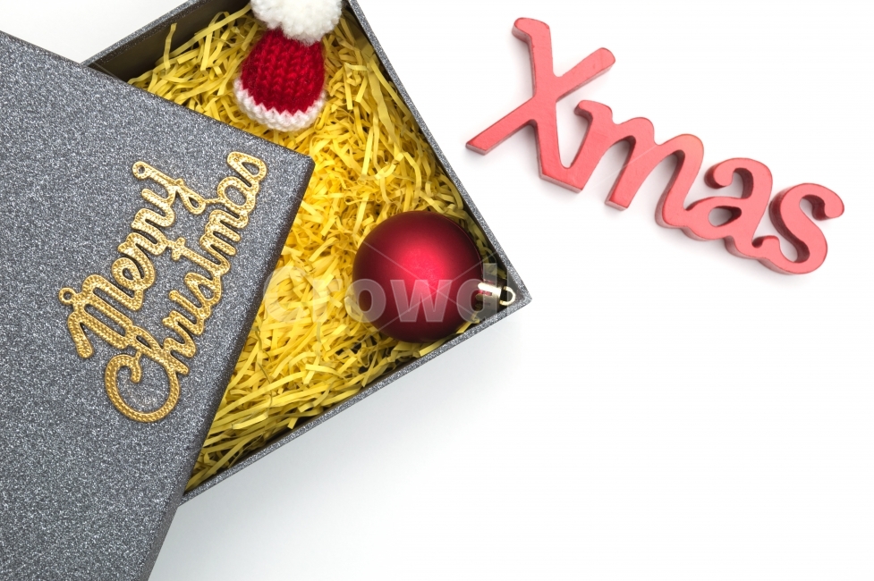 gift,studio,deco,lid,white background,white,season,hat,decoration,commemoration,letters,santa hat,image,festival,feast,phrase,background,letter,indoor,packaging material,party,object,Christmas,Nukki,concept,yellow,winter,box,holiday,interior,santa,gold,ba