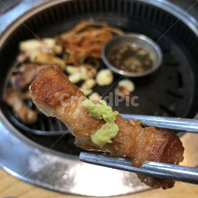 삼겹살,돼지고기,고기,와사비,외식,바베큐,음식,식재료,요리,food,cook,meal,dishes,food reserves,육류,고기,meat,한식,한국음식,한국요리,korean food,korean dishes,korean meal,korean cook