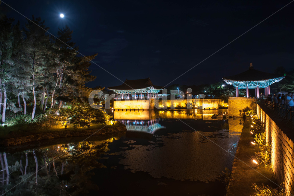 경주,안압지,야경,풍경,보름달,야경,밤,풍경,nightscape,night,landscape,한국전통,한국문화,korean traditional,korean culture,랜드마크,landmark,tourist attraction,한국랜드마크,한국관광지,한국명소,korea landmark,korea tourist attraction,건축물,건물외관,exterior,building,structure,architecture,construction,건물