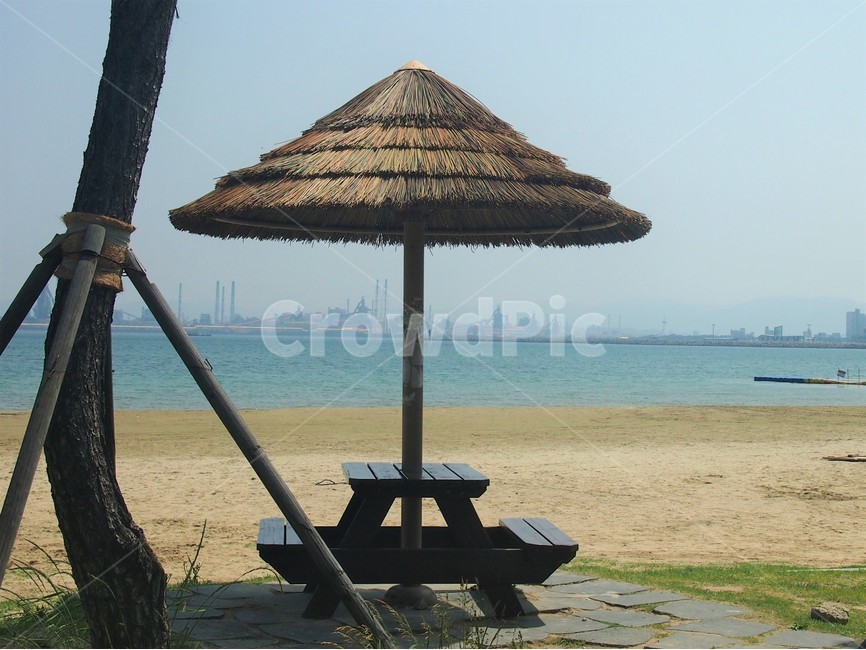 바다,해변,의자,파라솔,sea,beach,bench,해변,바다,beach,sea