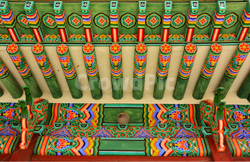 단청,패턴,전통,고궁,문양,칼라풀,colorful,한국적,코리안,pattern,texture,korean,tour,관광지,서울,창경궁,경복궁,보존,culture,traditional,기하학,추상,배경,바탕,백그라운드,background,디자인,라인,선,면,무늬,리듬,역사,문화유산,아름다움,한국의미,장인,east,동양적,아시아,빈티지,vintage,앤틱,유물,기와,기와집,처마,지붕,beautiful,한국전통,한국문화,korean traditional,korean culture,건축물,건물외관,exterior,building,structure,architecture,construction
