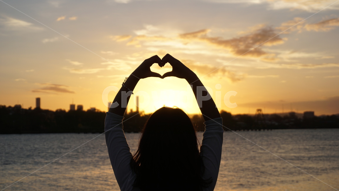 노을,하트,사랑,강,sunset,heart,love,river,travel,사람,인물,인간,human,person,여성,여자,woman,female,lady,감정표현,기분,feeling,emotion