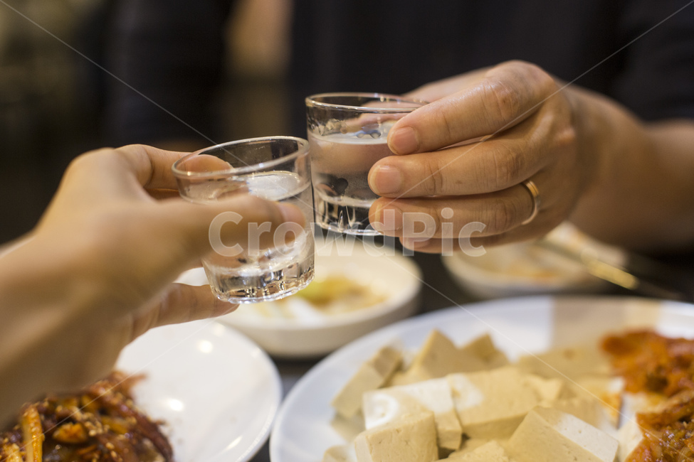 술,소주,술잔,소주잔,알콜,건배,술자리,안주,술,주류,alcohol
