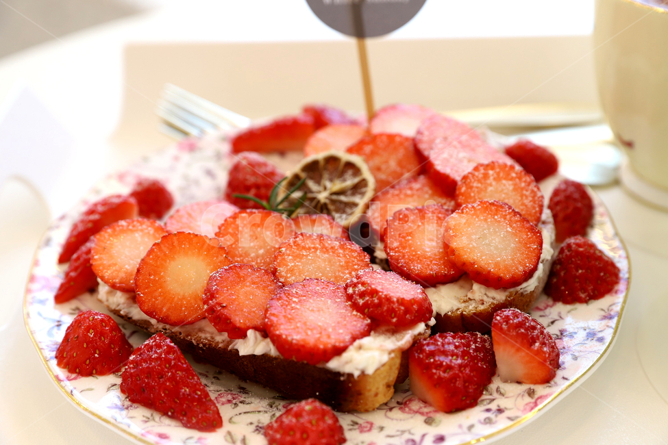 딸기,과일,음식,간식,봄철추천간식,디저트,간식,후식,dessert,snack
