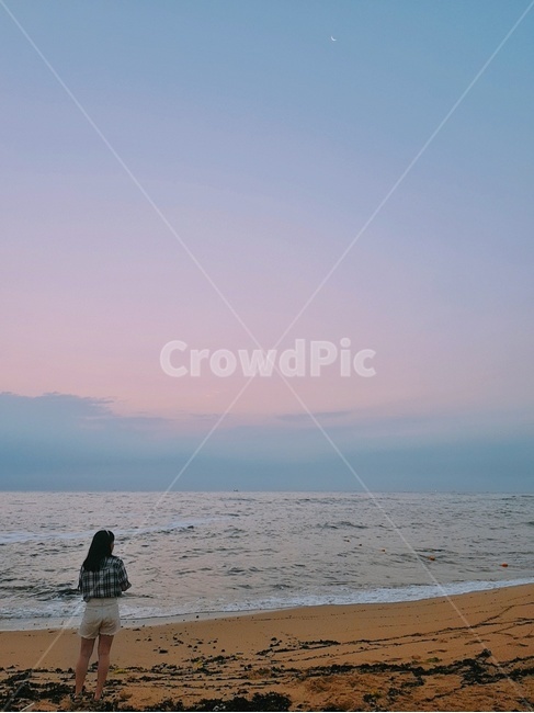 바다,하늘,모래사장,인물,달,자연,여성,여자,사람,파도,노을,구름,휴식,풍경,nature,person,wave,sky,moon,해변,바다,beach,sea,사람,인물,인간,human,person,여성,여자,woman,female,lady,여행,휴가,traveling,vacation,trip