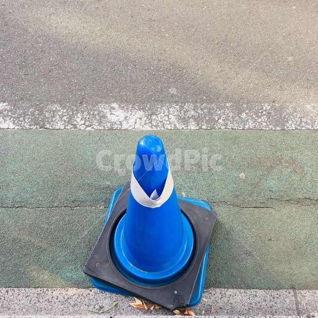교통,사물,건설업,도로,고깔,파랑,도로안전용품,색깔,색감,파란색,blue,color