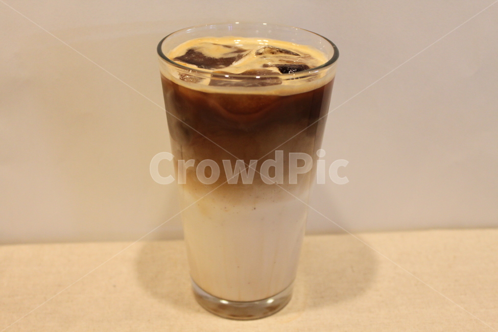 커피,라떼,아이스라떼,컵,얼음,얼음컵,latte,coffee,ice,cup
