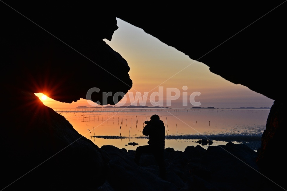 영광,해식동굴,동굴,해식동굴일몰,일몰,비디,nature,자연,light,빛,flare,플레어,outdoors,옥외,물,바다,shoreline,해안선,실루엣,그림자,silhouette,shadow,인물실루엣,사람실루엣,character silhouette,human silhouette
