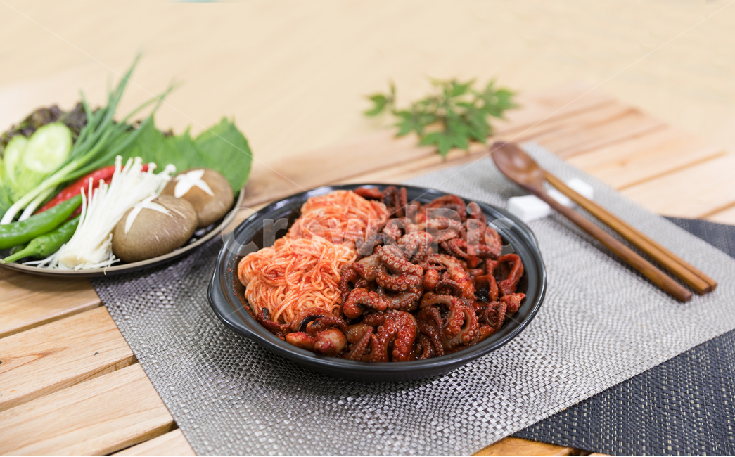 음식,쭈꾸미볶음,식사,안주,쭈꾸미,저녁식사,한식,korea,spicy,오징어볶음,식당,매콤,매운맛,red,맛집,고추장,고춧가루,식재료,요리,cook,reserves,수산물,해산물,fisheryproducts,seafood,한국음식,한국요리,food,dishes,korean,meal,koreancook,맛있다,먹다,맵다,소스,볶음,음식,식재료,요리,food,cook,meal,dishes,food reserves,한식,한국음식,한국요리,korean food,korean dishes,korean meal,korean cook