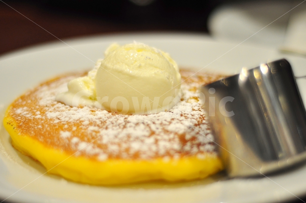 케이크,팬케이크,바닐라,아이스크림,시럽,설탕,디저트,cake,pancake,vanilla,icecream,syrup,sugar,dessert,음식,식재료,요리,food,cook,meal,dishes,food reserves,빵,bread,아침식사,조식,브런치,breakfast,brunch,디저트,간식,후식,dessert,snack
