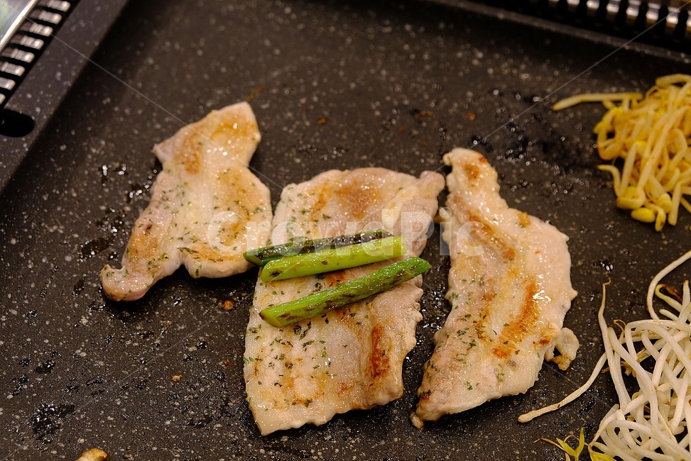 고기,삼겹살,생삼겹살,저녁,식당,음식,food,meat,음식,식재료,요리,food,cook,meal,dishes,food reserves,육류,고기,meat,한식,한국음식,한국요리,korean food,korean dishes,korean meal,korean cook