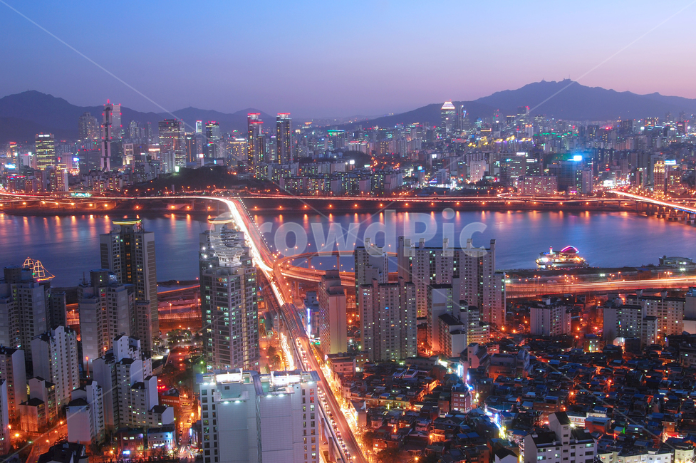 빌딩,고층빌딩,한강,청담대교,강남,비지니스,비즈니스,강,다리,대교,불빛,야경,풍경,도시,도심,대도시,도시풍경,도시야경,빌딩숲,도로,교통,아파트,주상복합,저녁,밤,하이뷰,하이앵글,탑앵글,탑뷰,부동산,강변,선착장,현대,건축,건축물,현대건축,하늘,산,노을,무역센터,광진구,강남구,서울,한국,야경,밤,풍경,nightscape,night,landscape,도시,city,한국도시풍경,한국도시경관,korea cityscape,nature,자연,경치,outdoors,옥외,scenery,building,건물,urban,어반,시티,town,road,aerial view,조감도