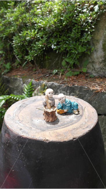 동자승,동자,동자승피규어,장독대,youngmonk,조각상,동상,석상,조형물,statue,bronze statue,stone statue,종교,신앙,religion,belief,faith