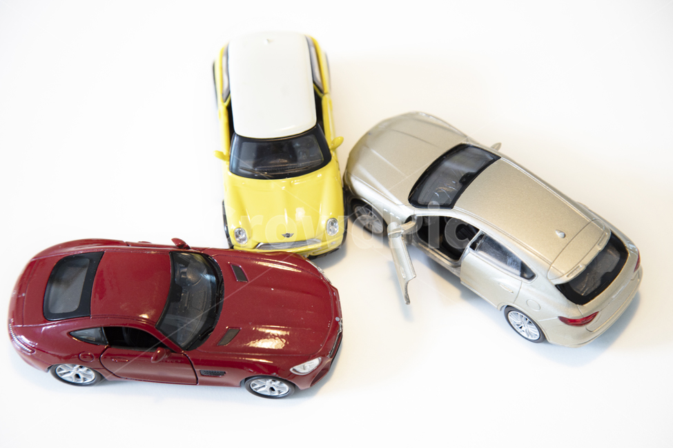 insurance,towing,contact accident,damage,traffic accident,Traffic,concept,industry,accident,life,vehicle,car,contact,model,injury,mediation,tire,toy,passenger car,dispute,quarrel,miniature,object