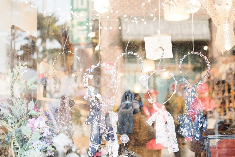 감성,빈티지,머리띠,길거리,악세서리,패션스타일,의상,fashion,style,쇼핑,shopping,감성,sensible,feeling,사물,물건,오브젝트,thing,object,matter