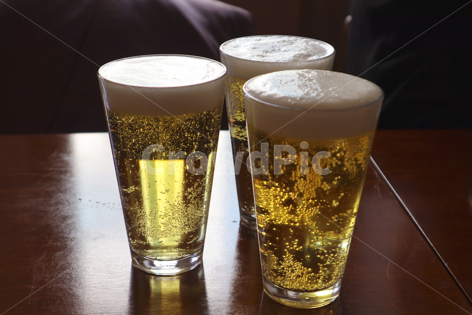 glass,beerglass,beverage,마실것,맥주유리,유리,alcohol,알코올,drink,음주,맥주,beer,색채,색감,호프집,탄산,기포,컵,와인,color,술,주류,alcohol