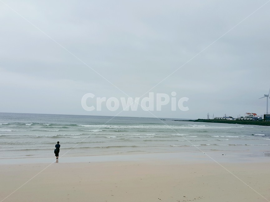 바다,여인,해변,뒷모습,월정리,제주도,비오는날,인물,사람,여자,기분,감성,연출,컨셉,콘셉,human,person,woman,lady,female,sensible,emotion,concept