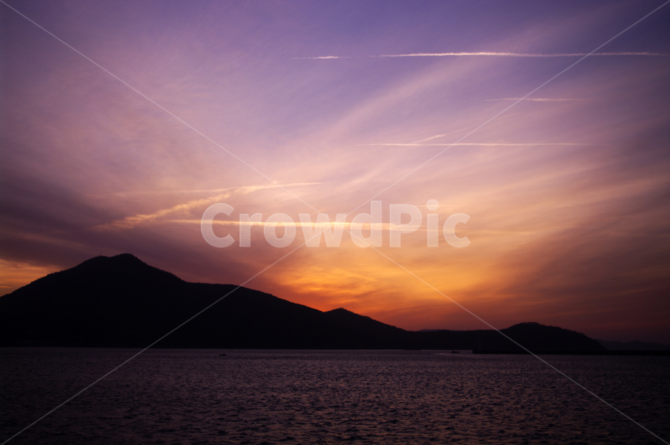 바다,풍경,섬,노을,하늘,구름,산,color,일출,sunrise,자연,풍경,nature,landscape,land,땅,outdoors,옥외,dusk,황혼,sunset,일몰,sky,dawn,새벽,red sky,붉은 하늘