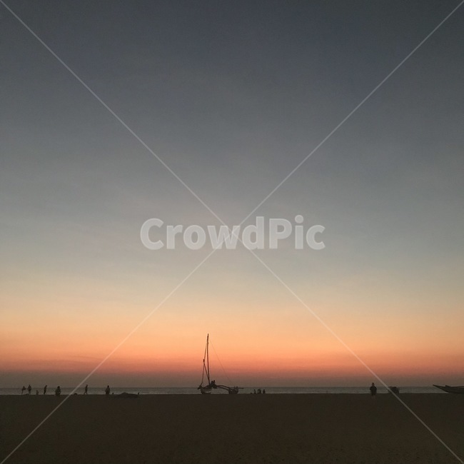 노을,sunset,하늘,sky,해변가,자연,풍경,nature,landscape,해변,바다,beach,sea,outdoors,옥외,일몰,dusk,황혼,dawn,새벽,red sky,붉은 하늘
