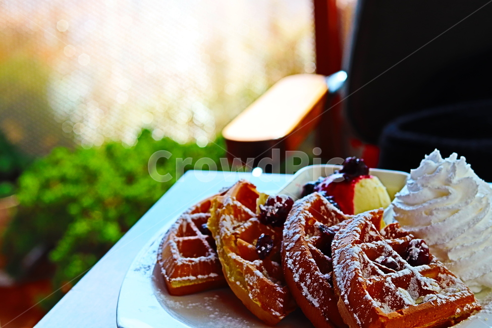 와플,음식,생크림,카페,식품,요리,디저트,과자,dessert,food,creme,크림,sweet,음식,식재료,요리,food,cook,meal,dishes,food reserves,디저트,간식,후식,dessert,snack
