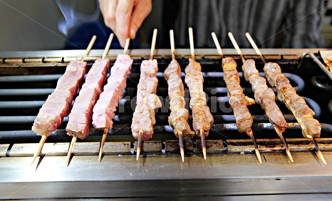 꼬치,돼지고기,숯불,구이,음식,한식,먹거리,길거리음식,음식,식재료,요리,food,cook,meal,dishes,food reserves,육류,고기,meat