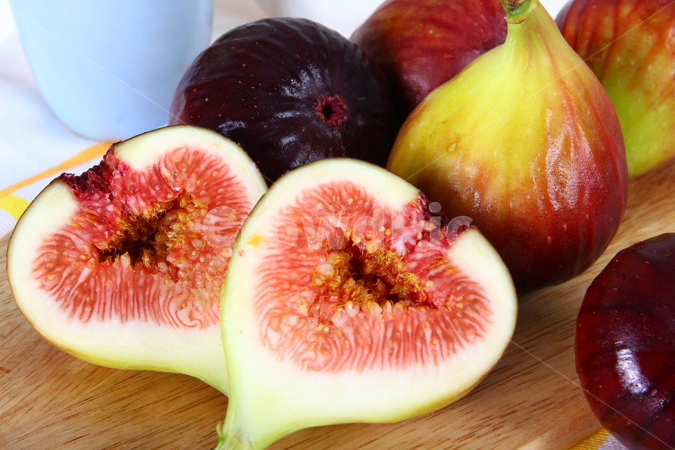 무화과,과일,식품,신선,음식,열매,달콤,속살,과육,figs,food,fruit,sweet,fresh,flesh,음식,식재료,요리,food,cook,meal,dishes,food reserves,과일,열매,fruit