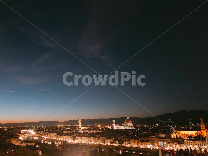 이탈리아,피렌체,미켈란젤로언덕,해외,전경,하늘,일몰,도시,감성,feeling,그라데이션,주황색,어두움,florence,조명,빛,자연