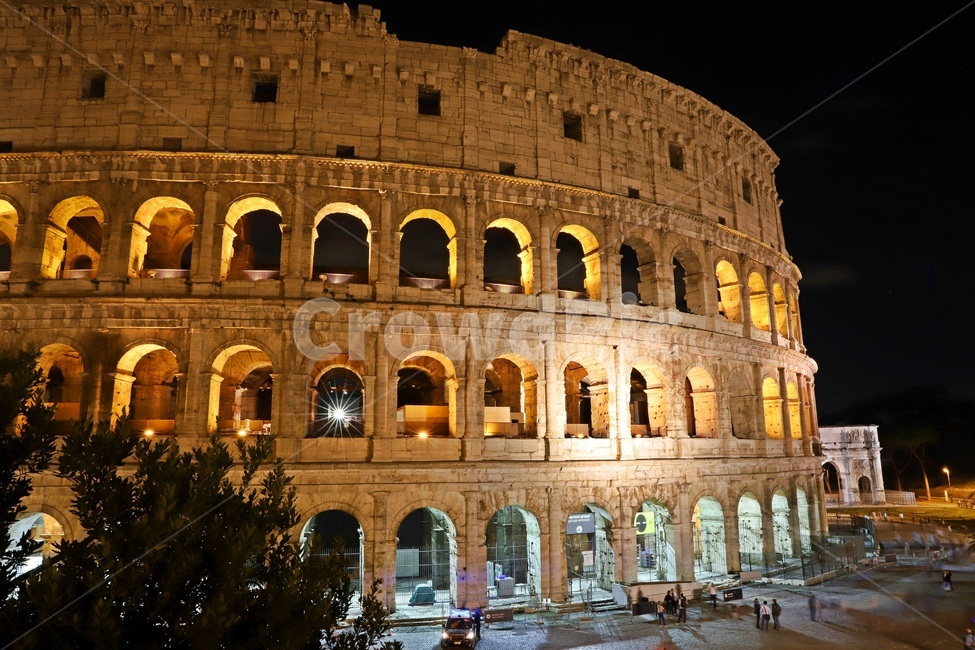 colosseo,콜로세움,로마,원형경기장,경기장,rome,야경,밤,풍경,nightscape,night,landscape,랜드마크,landmark,tourist attraction,해외,외국,세계,foreign,oversea,world,세계랜드마크,해외랜드마크,외국랜드마크,world landmark,world tourist attraction,사람들,대중,군중,other people,crowd,건축물,건물외관,exterior,building,structure,architecture,construction,urban,어반,town,도시,건물,city,시티,downtown,도심,metropolis,중심지