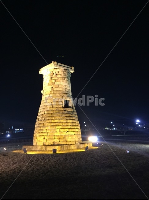 경주,첨성대,첨성대야경,첨성대배경,경주관광지,경주야경,신라유물,신라,선덕여왕