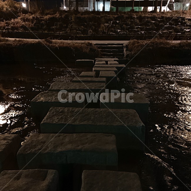 산책,밤,징검다리,돌다리,개천,야경,밤,풍경,nightscape,night,landscape,staircase,계단,slate,슬레이트,flagstone,판석