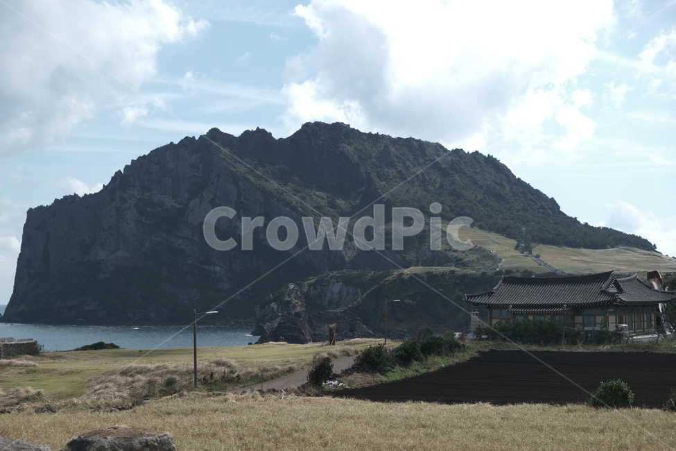 nature,자연,outdoors,옥외,slope,경사,mountainrange,산맥,mountain,산,성산일출봉,제주도,제주,한국,섬,지형,관광